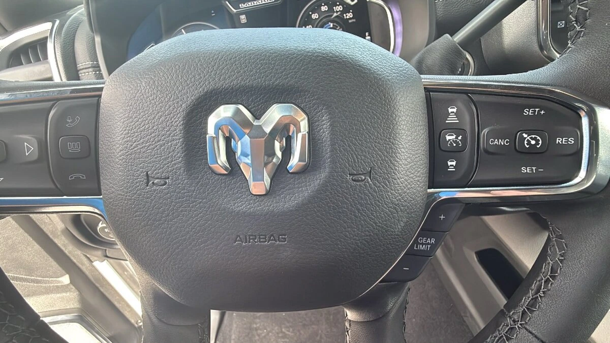 2026 RAM 3500 Laramie - Photo 19