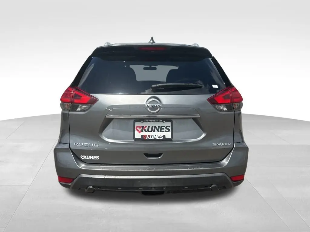 2017 Nissan Rogue SV photo 6