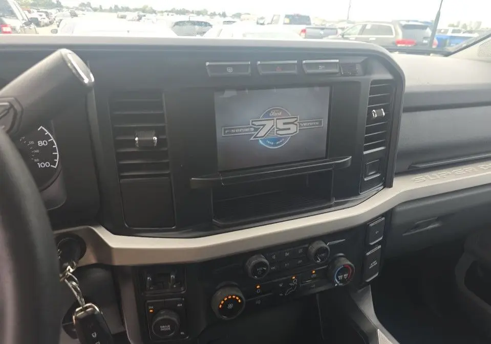 2023 Ford F-350 photo 3
