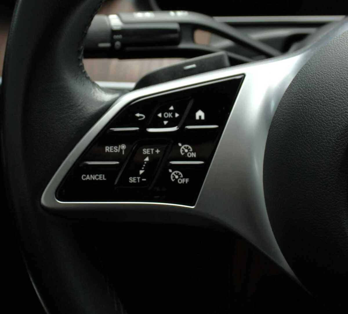 2025 Mercedes-Benz C-Class Sedan C 300 - Photo 29