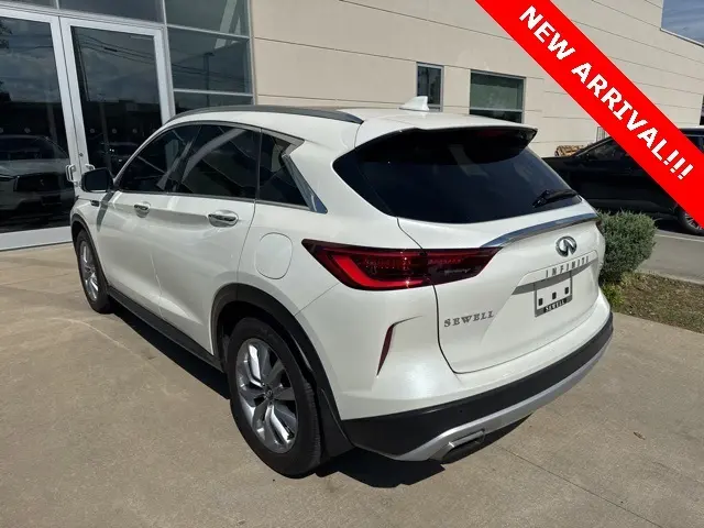 2022 Infiniti QX50 Essential photo 6