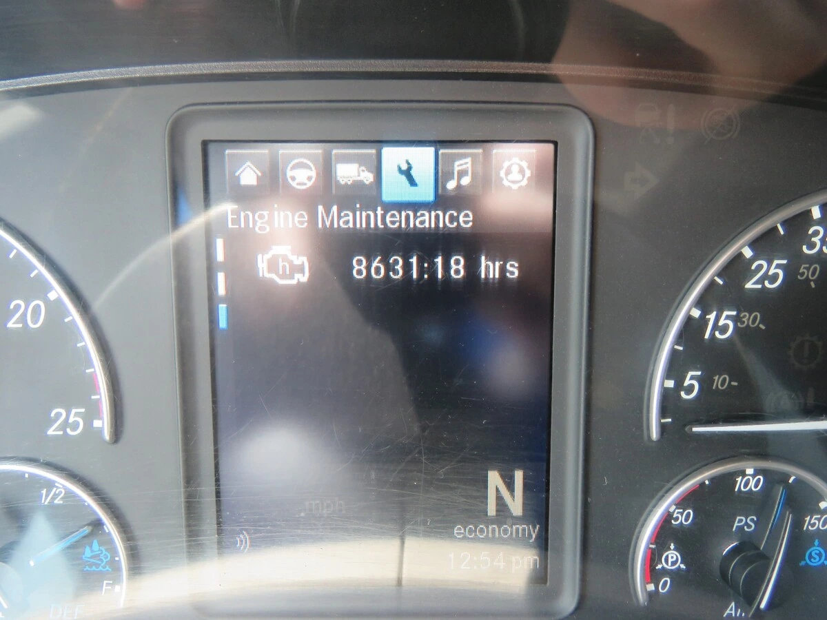 2022 Freightliner Cascadia - image 23