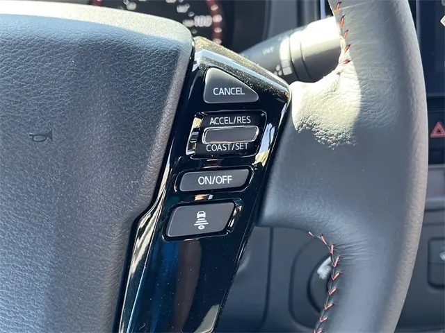 2025 Nissan Frontier PRO-4X photo 14