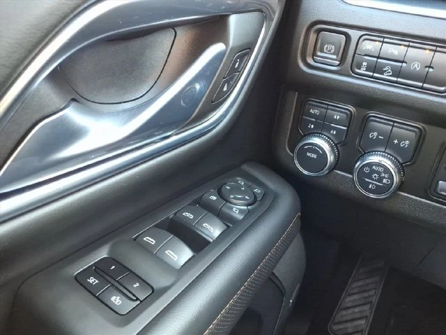 2023 GMC Yukon AT4 - Photo 20