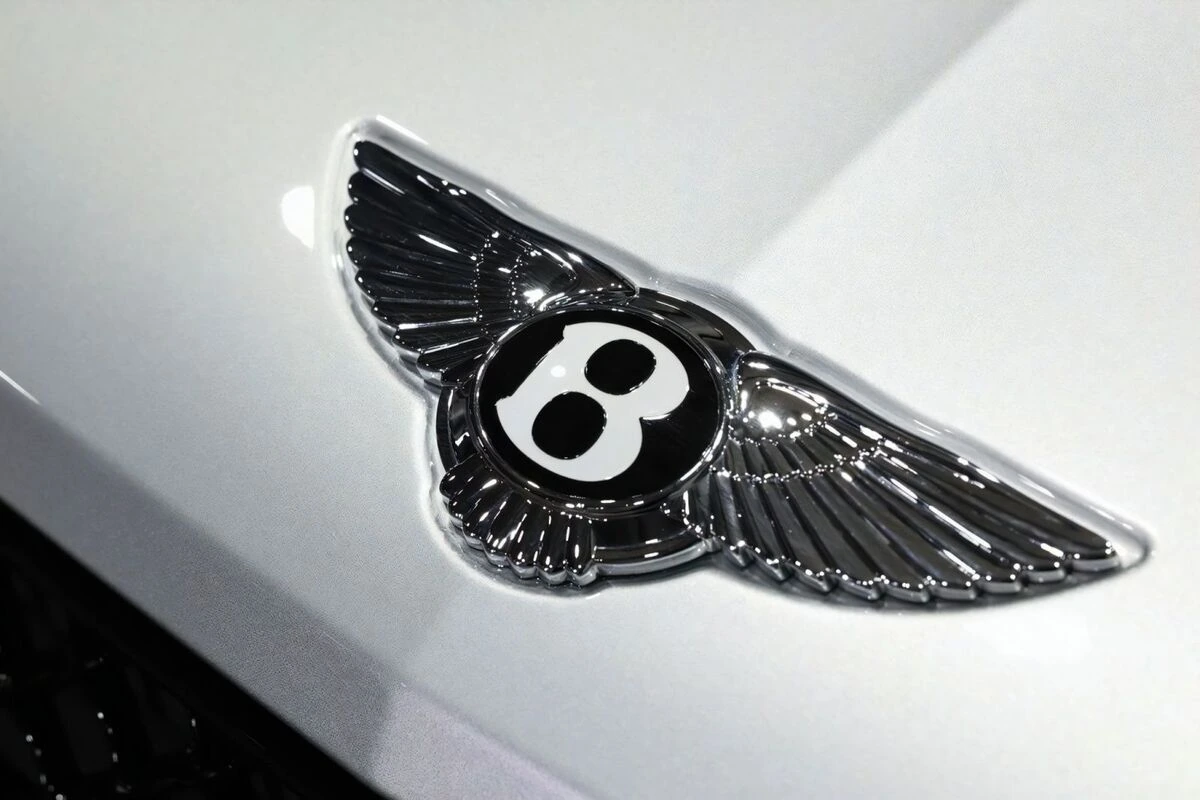 2022 Bentley Bentayga S - Photo 16