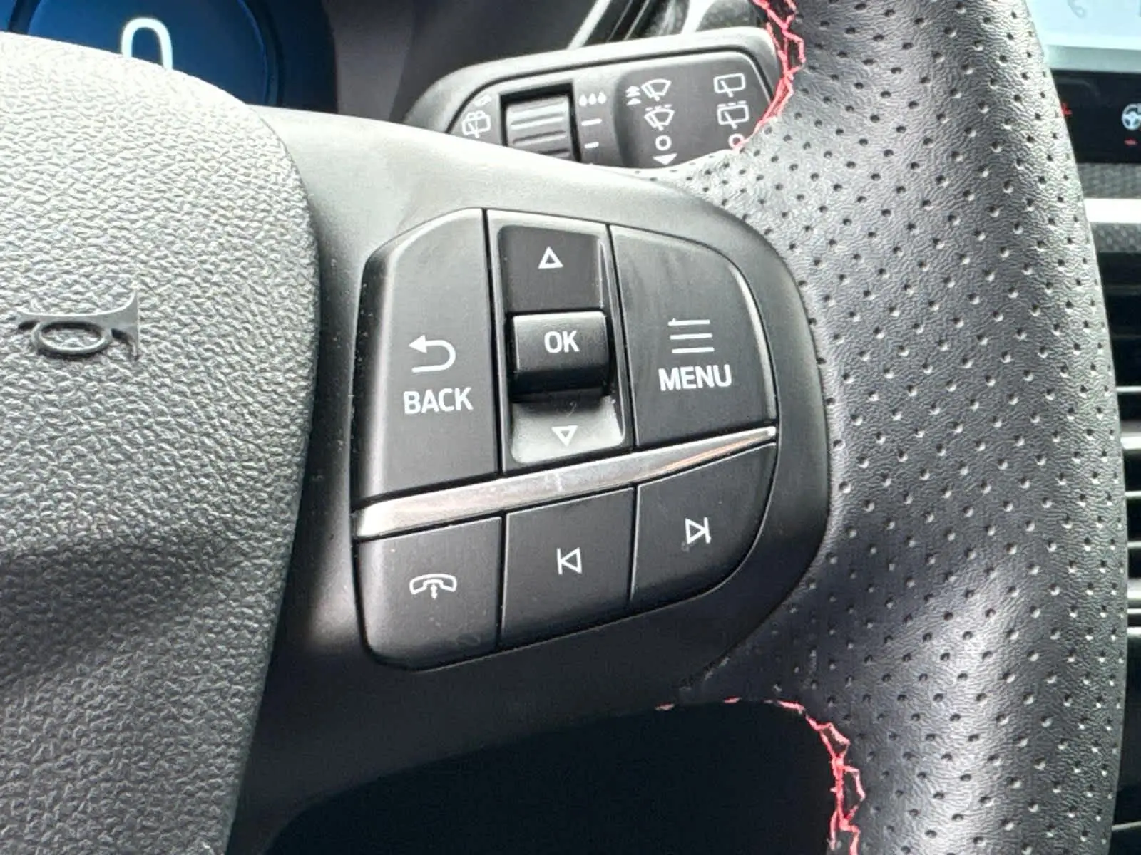 2024 Ford Escape ST-Line Select photo 19