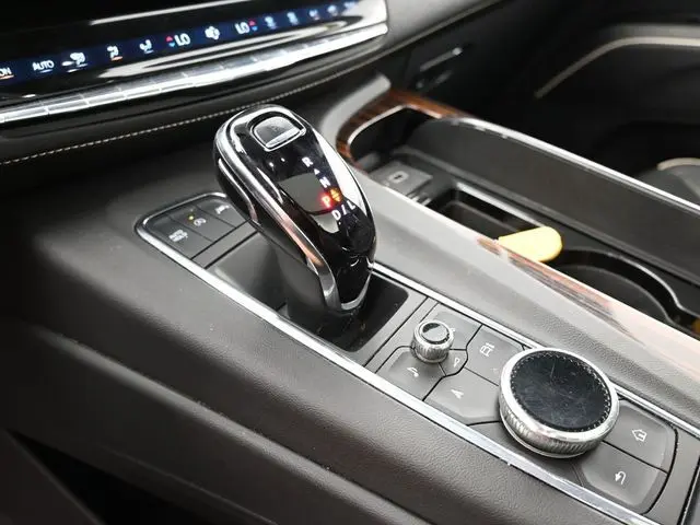 2023 Cadillac Escalade ESV Premium Luxury photo 17