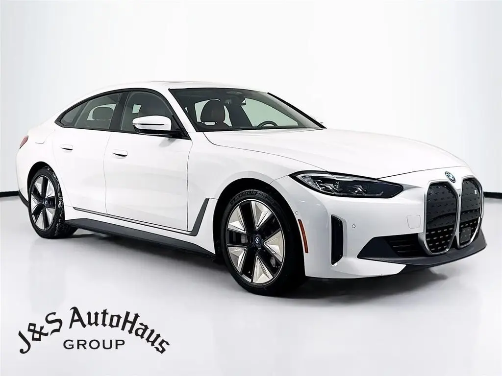 2023 BMW i4 35's photo