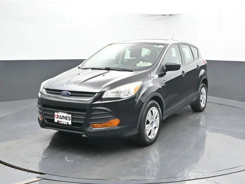 2015 Ford Escape S photo 2