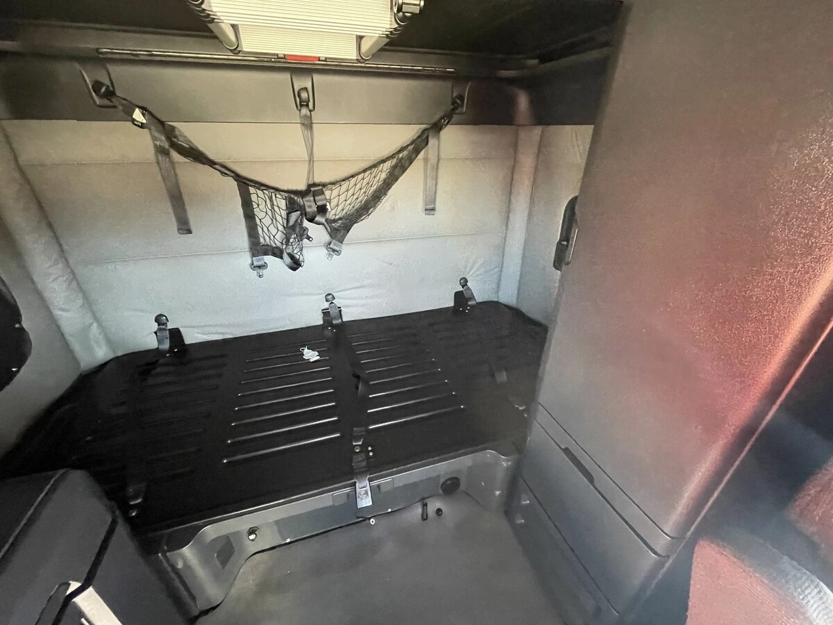 2021 Freightliner Cascadia - image 33