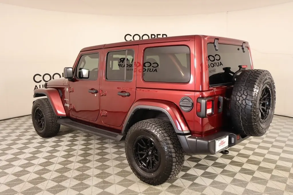 2022 Jeep Wrangler Unlimited Sahara photo 21