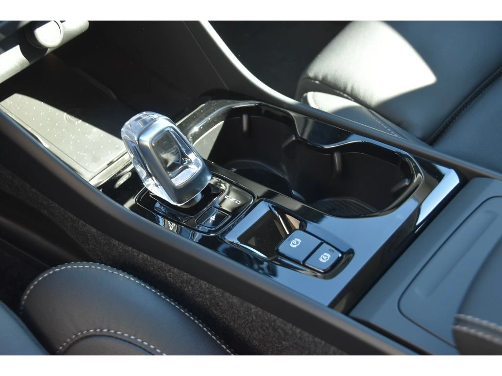 2026 Volvo - image 35