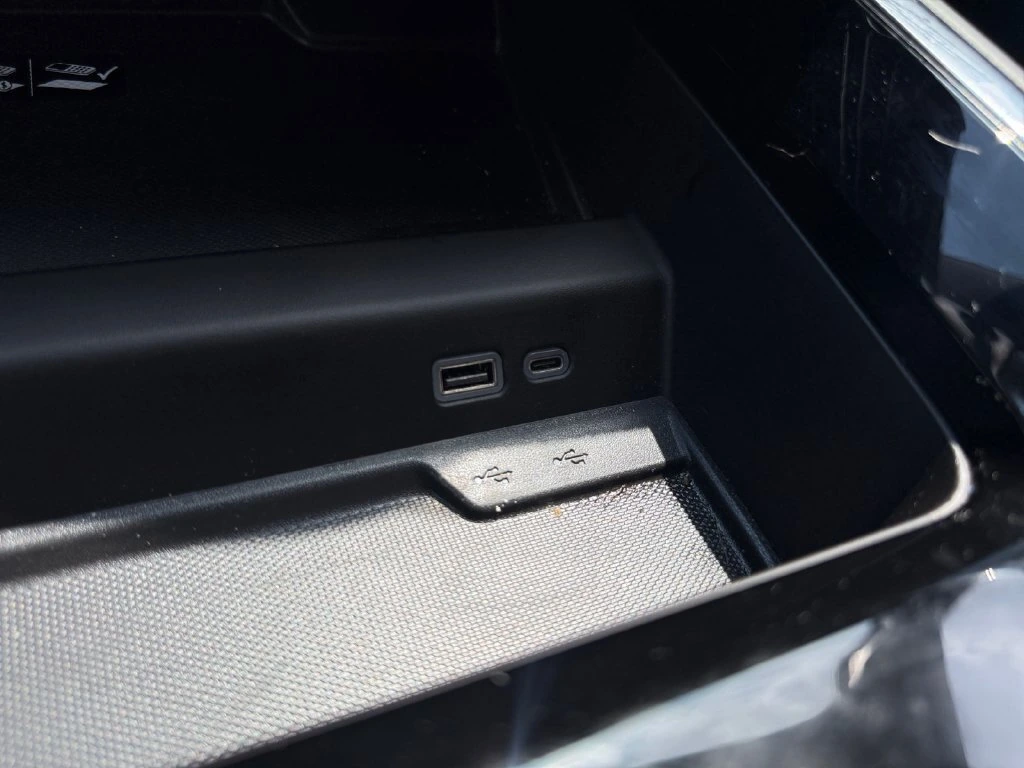 2025 Chevrolet Suburban Premier - Photo 30
