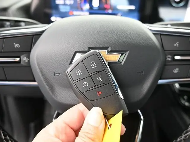 2026 Chevrolet Traverse 2LT photo 25