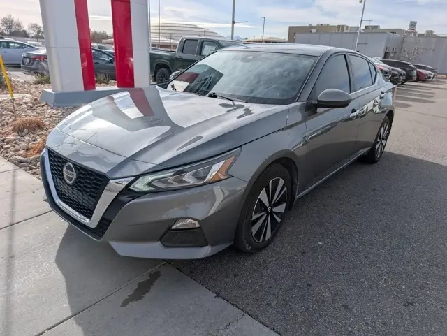 2022 Nissan Altima 2.5 SV photo 2