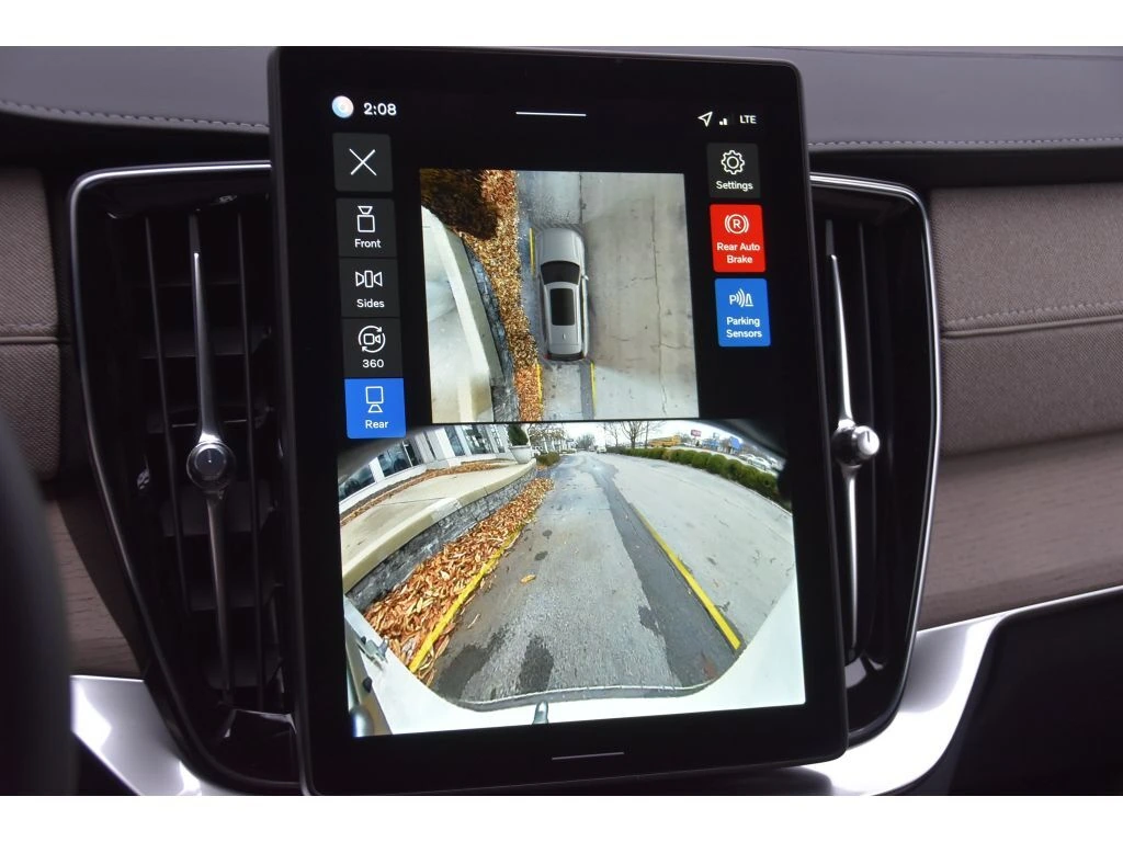 2026 Volvo - image 21