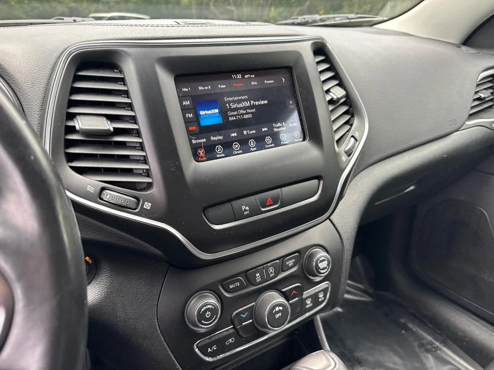 2020 Jeep Cherokee Latitude photo 26