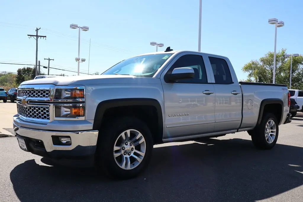 2015 Chevrolet Silverado LT photo 6
