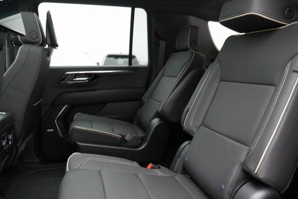 2026 Chevrolet Suburban Premier - Photo 29