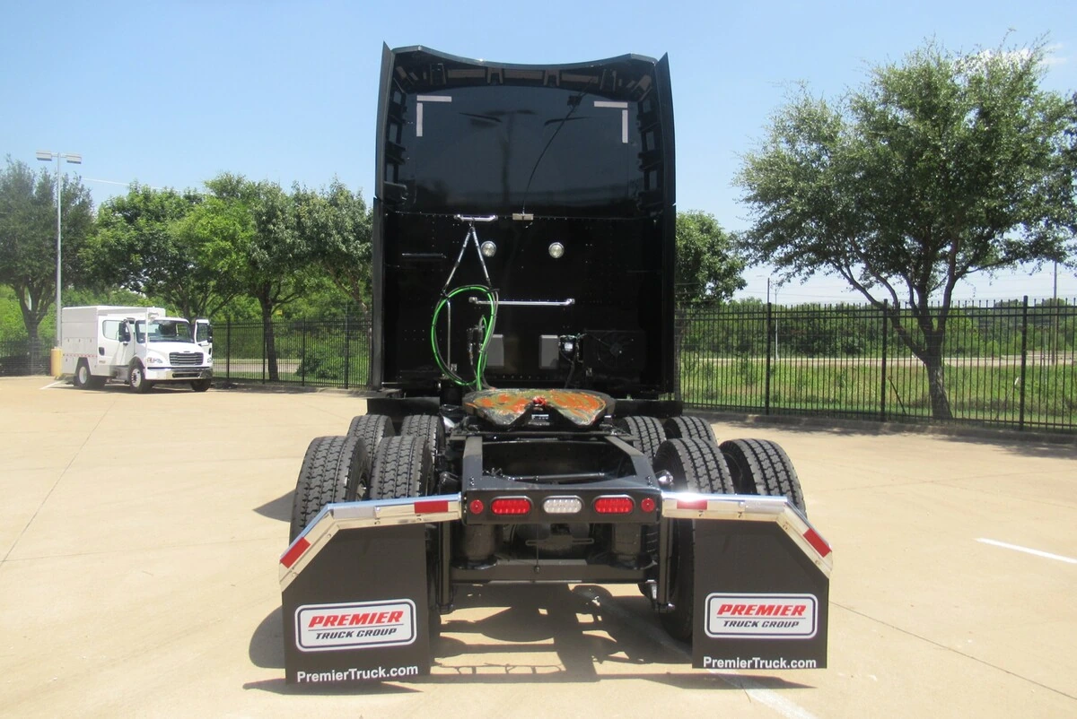 2023 Peterbilt 579 — photo 8