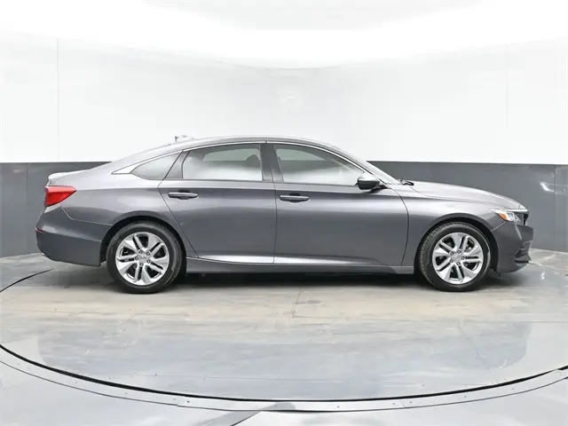 2018 Honda Accord LX photo 8