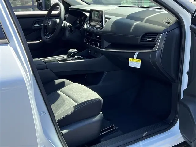 2026 Nissan Rogue SV photo 23