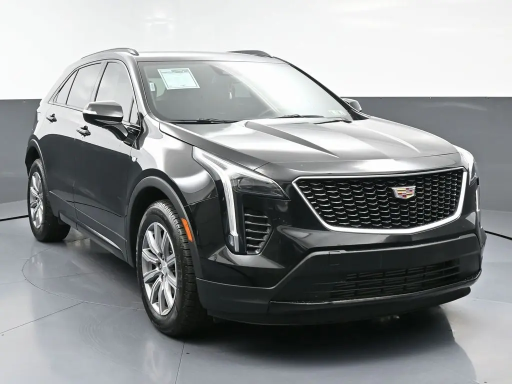 2023 Cadillac XT4 Sport photo 2