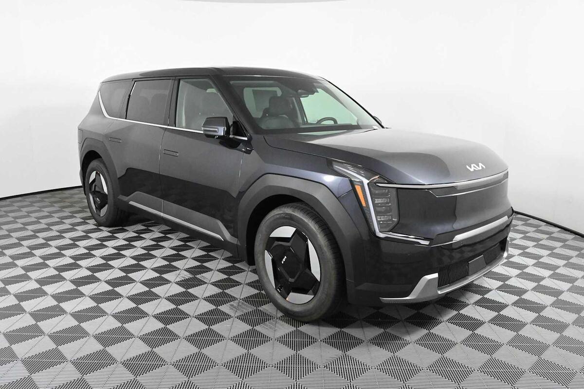 2026 Kia EV9 Light Long Range