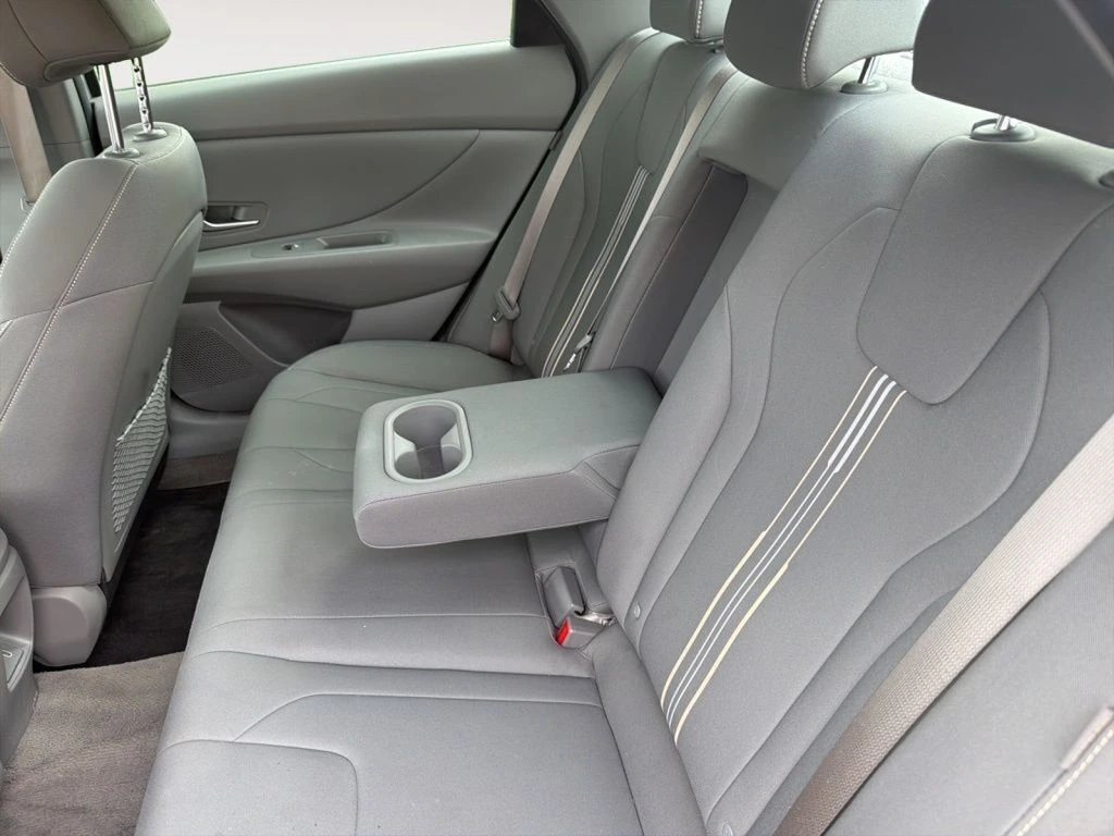 2025 Hyundai Elantra SEL - Photo 19