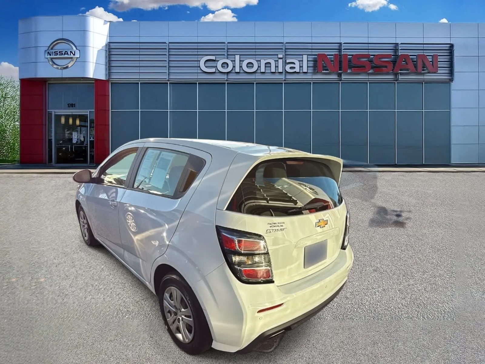 2020 Chevrolet Sonic LT photo 2