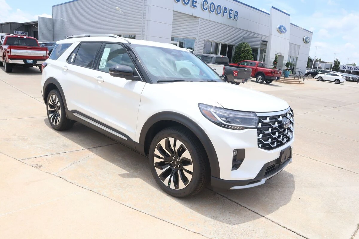 2026 Ford Explorer Platinum 4WD's photo