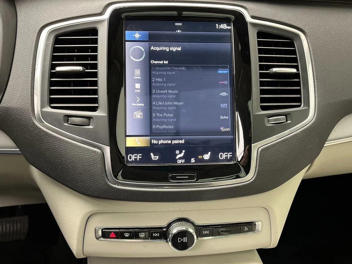 2022 Volvo - image 19