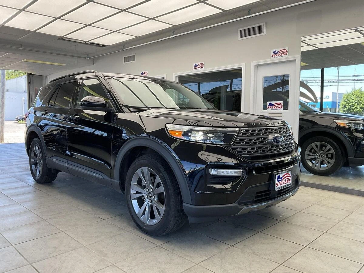 2022 Ford Explorer XLT 4WD's photo