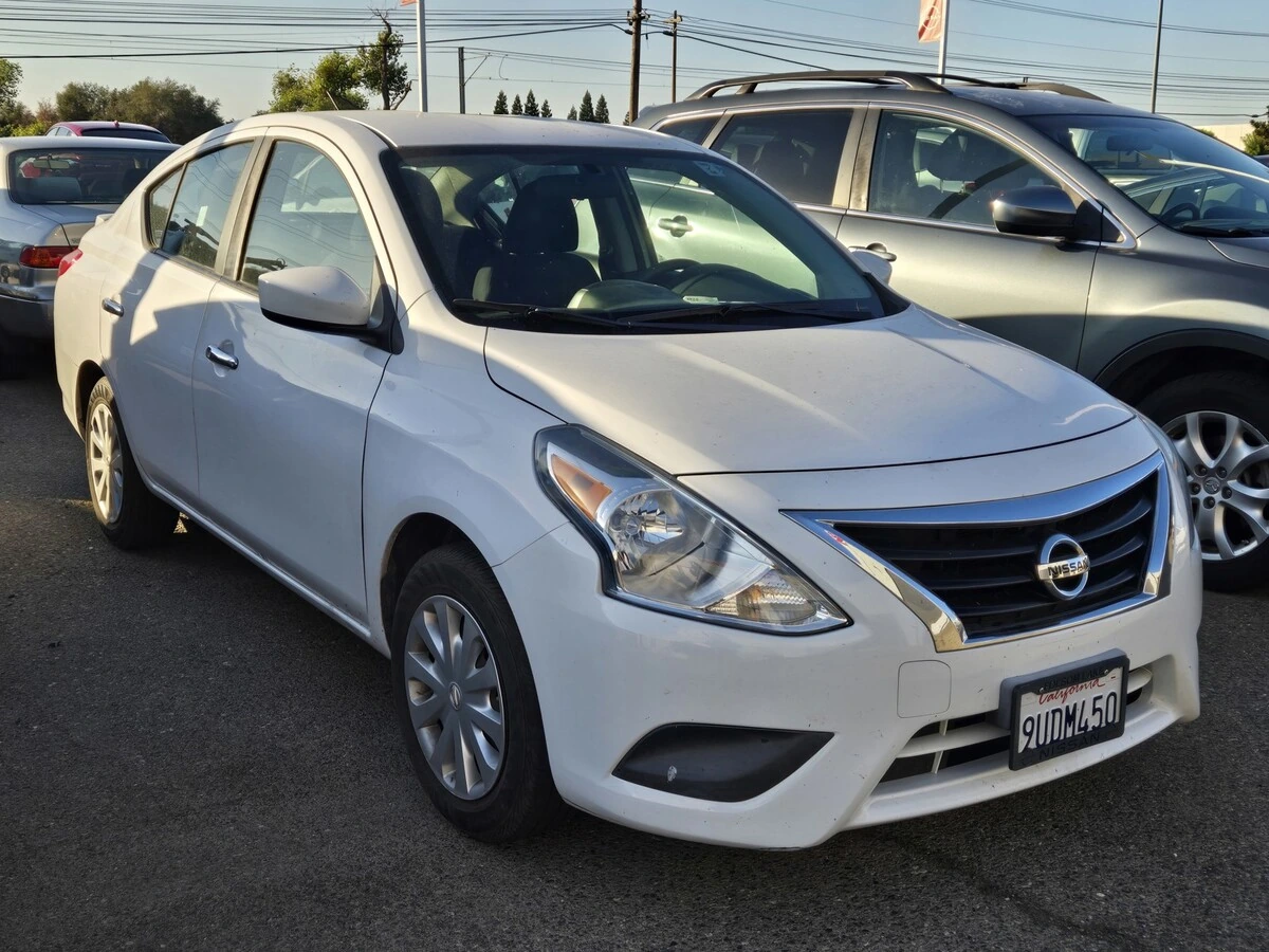 2015 Nissan Versa Sedan SV