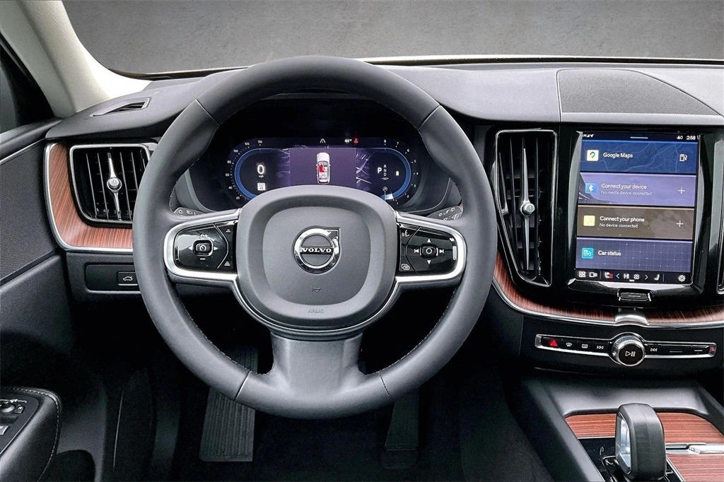 2023 Volvo - image 8