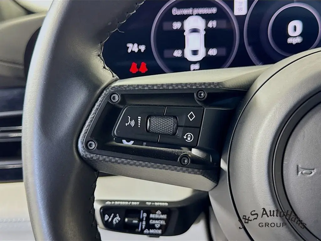 2021 Porsche Taycan Turbo photo 13