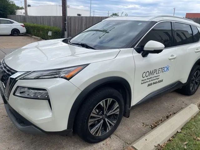 2021 Nissan Rogue SV photo 2