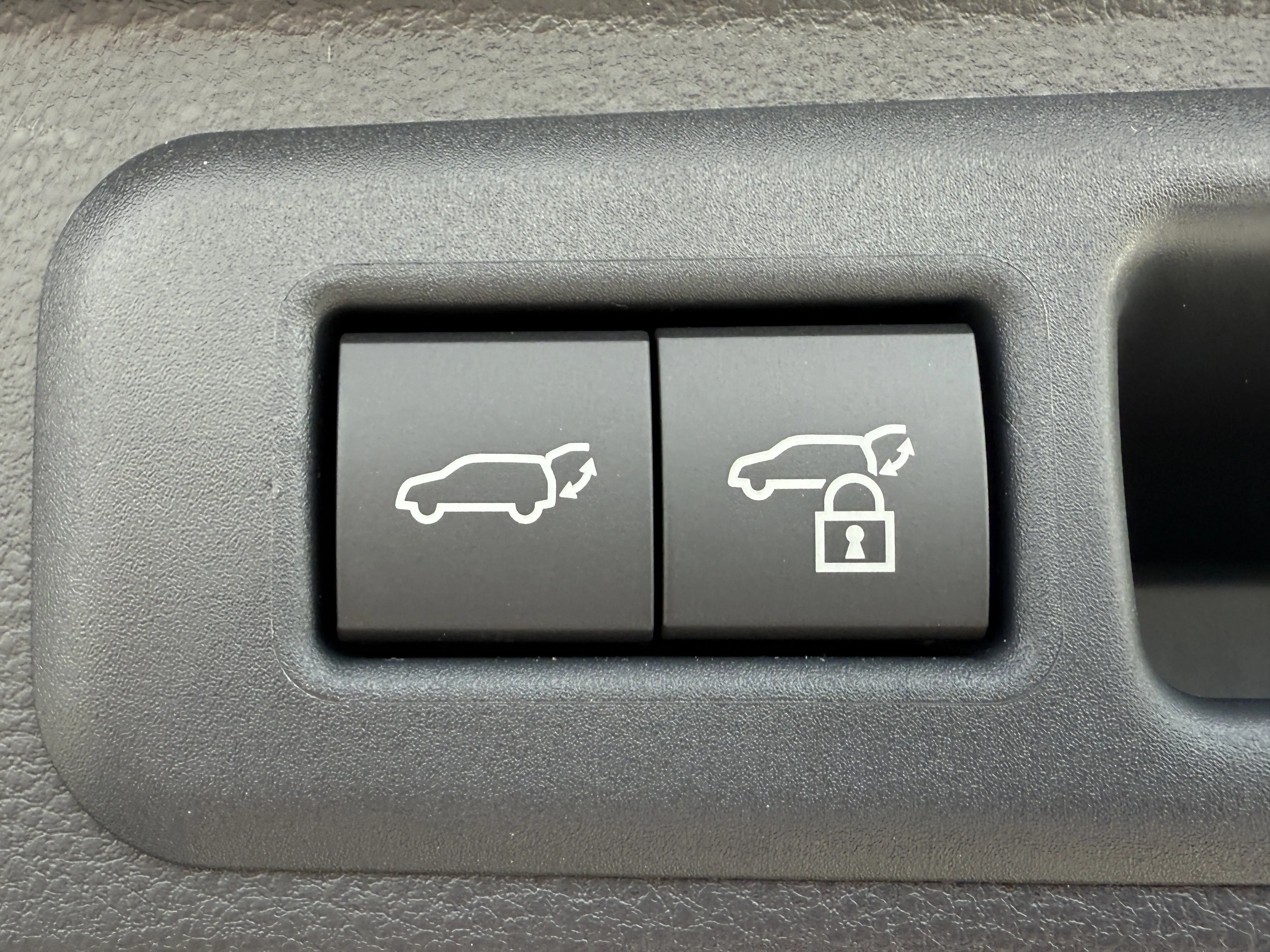 2026 Toyota Sequoia Platinum photo 9