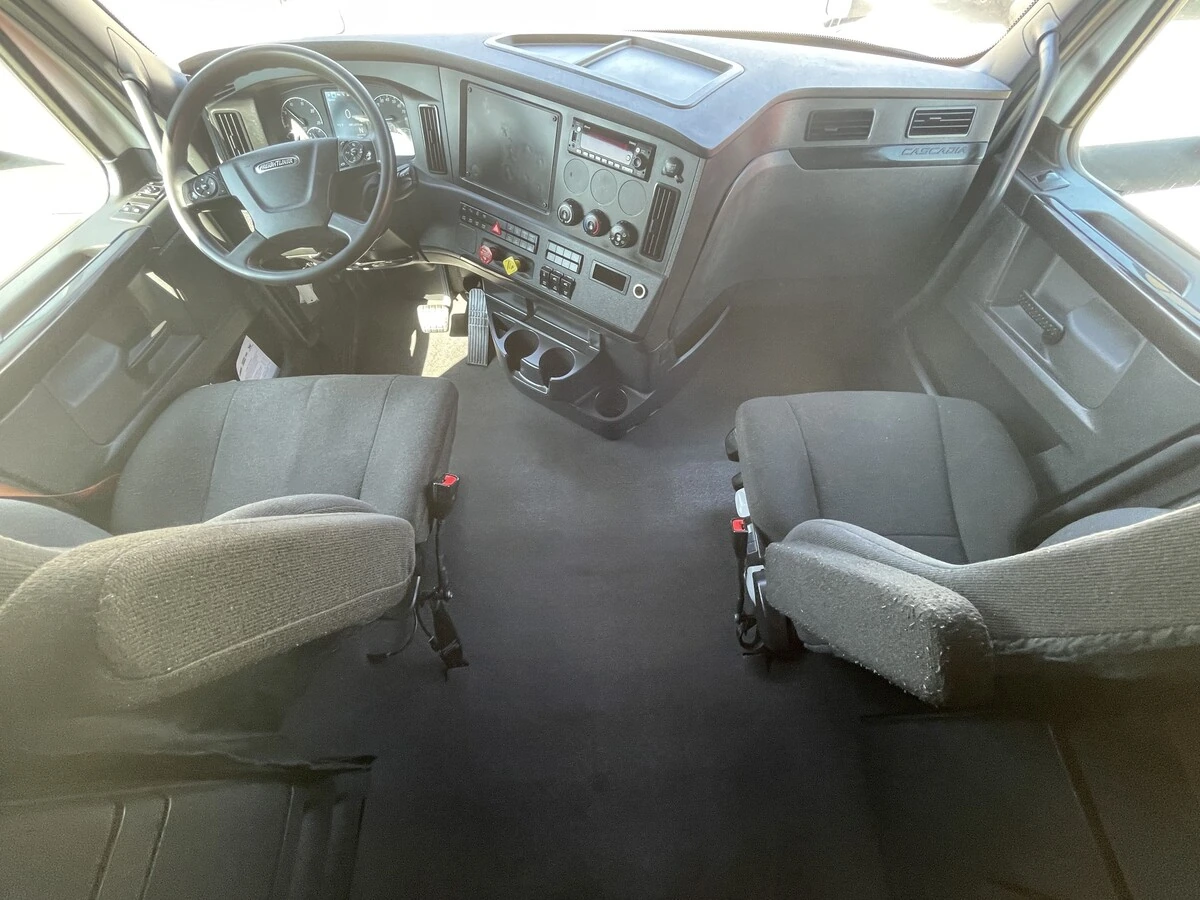 2026 Freightliner Cascadia - image 23