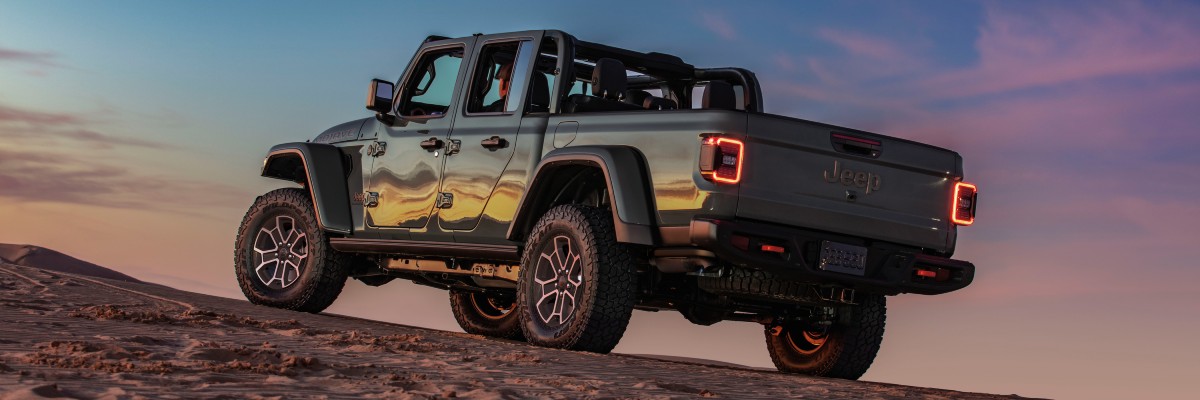 2025 Jeep Gladiator Exterior Driver Side Rear Profile