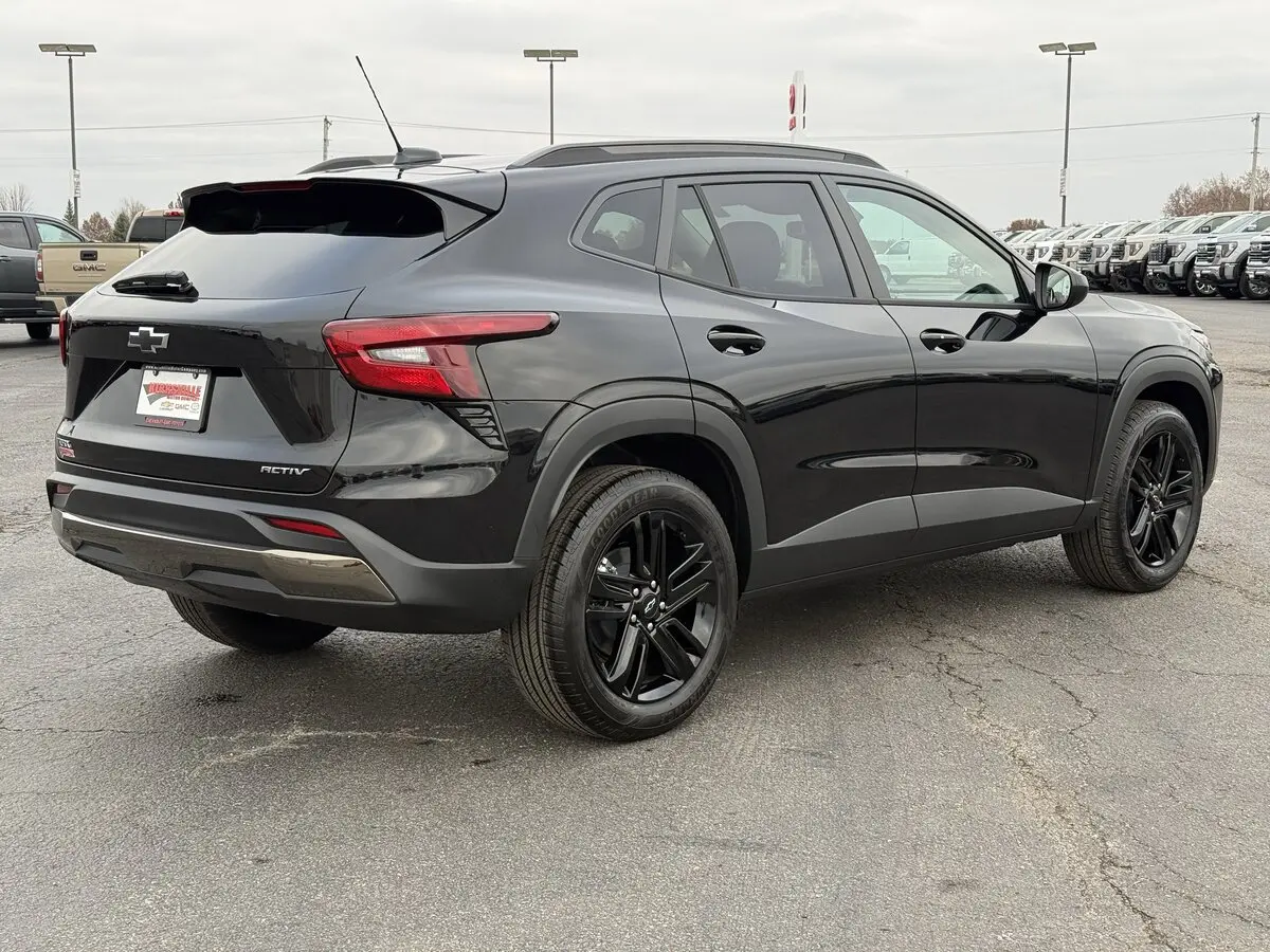 2026 Chevrolet Trax ACTIV photo 3