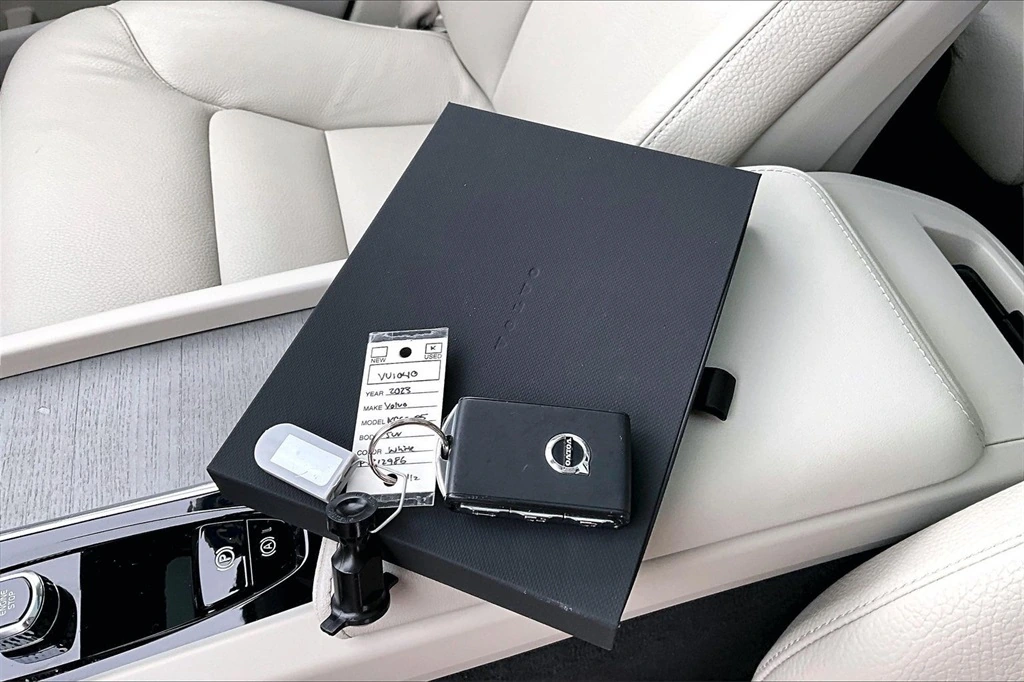 2023 Volvo - image 34