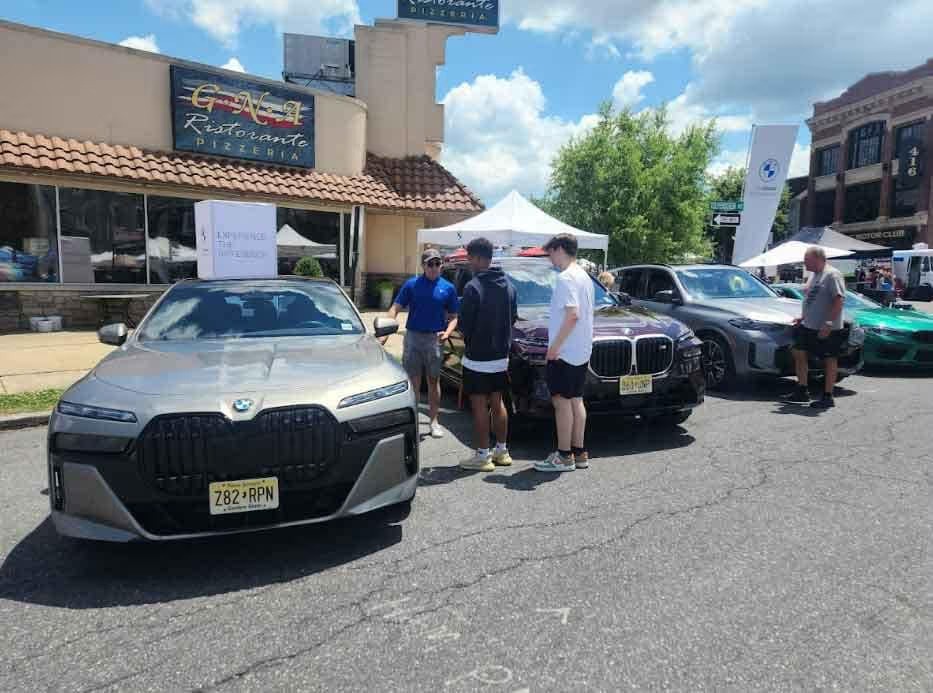 Art On The Ave [[dealerName]]