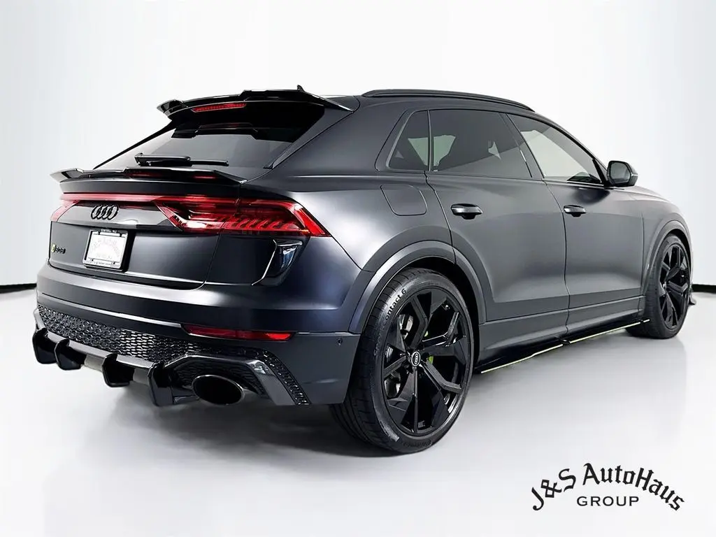 2023 Audi RS Q8 photo 5