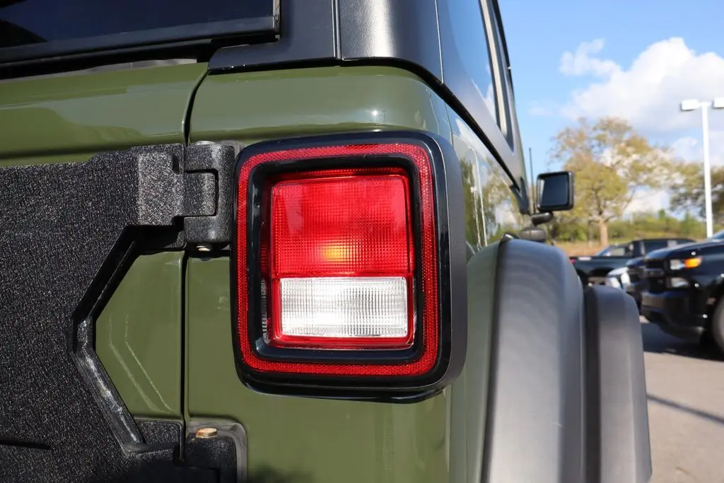 2022 Jeep Wrangler Unlimited Sport photo 32