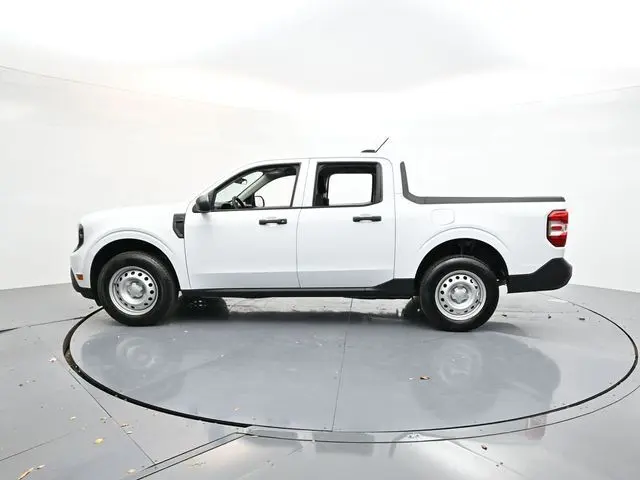 2025 Ford Maverick XL photo 2