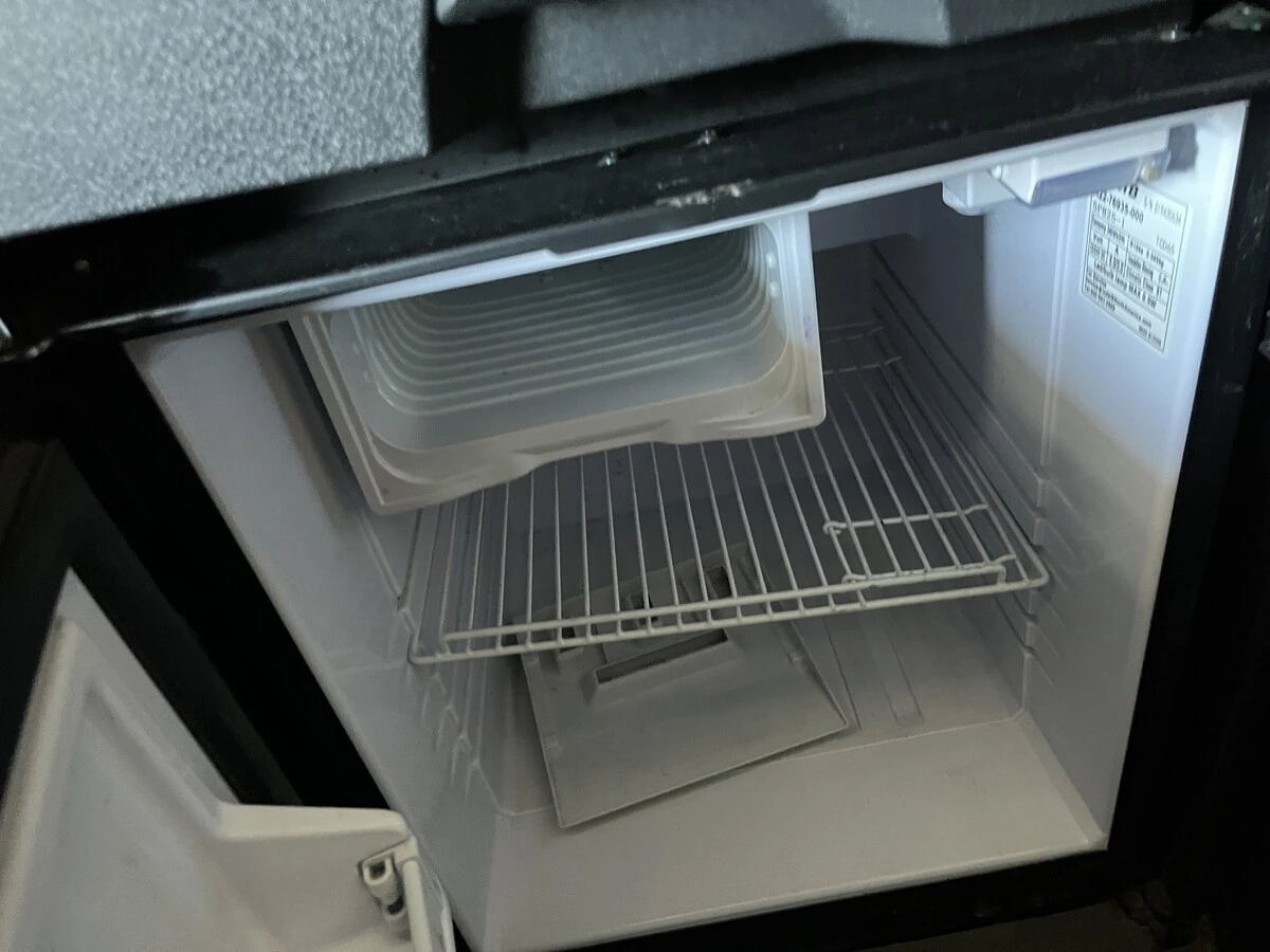 2021 Freightliner Cascadia - image 33