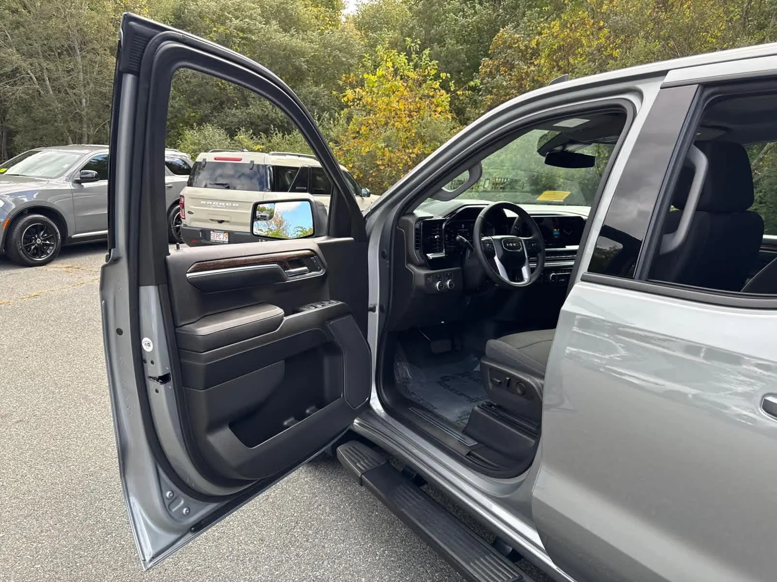 2023 Gmc Sierra 1500 Elevation photo 11
