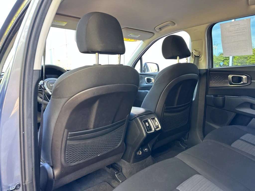 2022 Kia Sorento LX - Photo 33