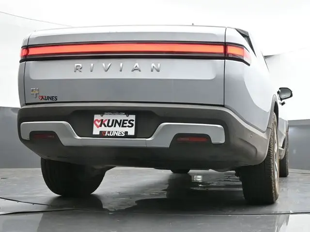 2022 Rivian R1T Adventure photo 35